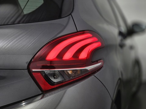 1.2 PureTech Signature Hatchback 5dr Petrol Manual Euro 6 (s/s) (82 ps)