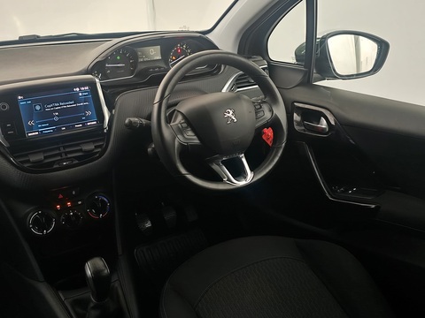 1.2 PureTech Signature Hatchback 5dr Petrol Manual Euro 6 (s/s) (82 ps)