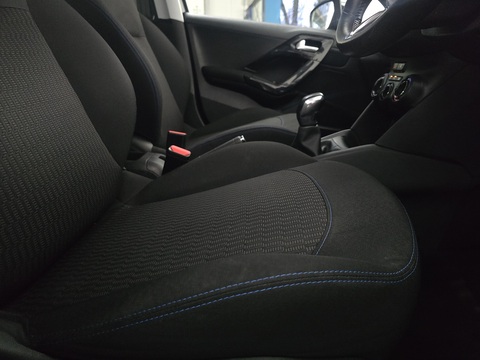 1.2 PureTech Signature Hatchback 5dr Petrol Manual Euro 6 (s/s) (82 ps)