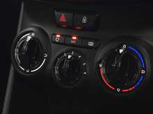 Peugeot 208 PureTech Signature 