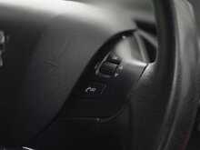 Peugeot 208 PureTech Signature 
