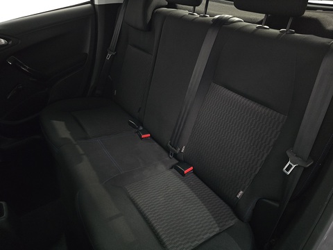 1.2 PureTech Signature Hatchback 5dr Petrol Manual Euro 6 (s/s) (82 ps)