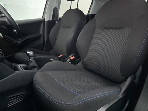 1.2 PureTech Signature Hatchback 5dr Petrol Manual Euro 6 (s/s) (82 ps)