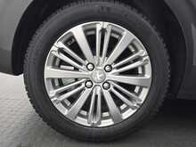 Peugeot 208 PureTech Signature 