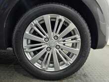 Peugeot 208 PureTech Signature 