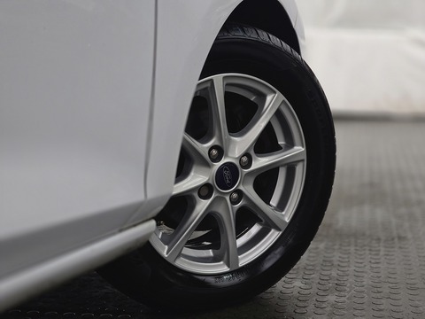 1.0T EcoBoost Zetec Hatchback 3dr Petrol Manual Euro 6 (s/s) (100 ps)