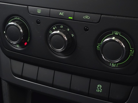 1.2 TSI S SUV 5dr Petrol DSG Euro 5 (105 ps)