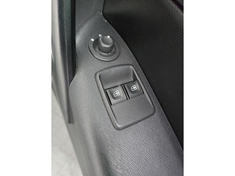 ZE LL21 33kWh Business Crew Van 4dr Electric Auto L3 H1 (i) (60 ps)