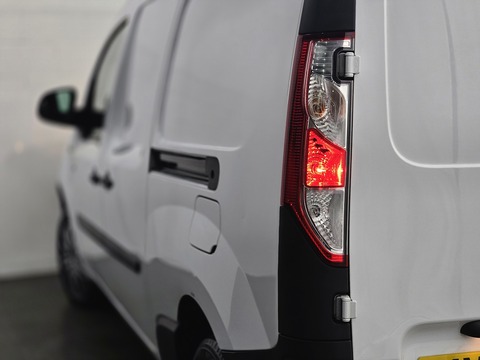 ZE LL21 33kWh Business Crew Van 4dr Electric Auto L3 H1 (i) (60 ps)
