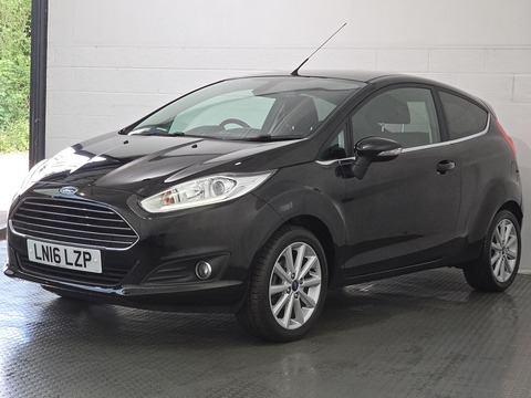 1.0T EcoBoost Titanium Hatchback 3dr Petrol Manual Euro 6 (s/s) (125 ps)