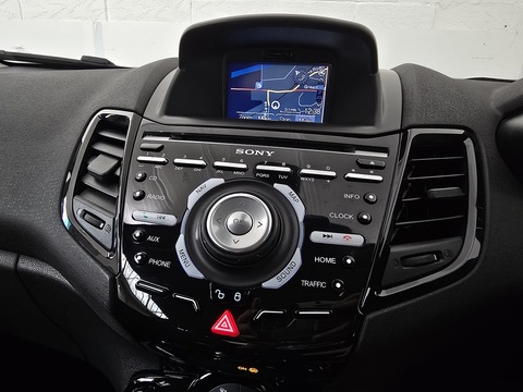 1.0T EcoBoost Titanium Hatchback 3dr Petrol Manual Euro 6 (s/s) (125 ps)