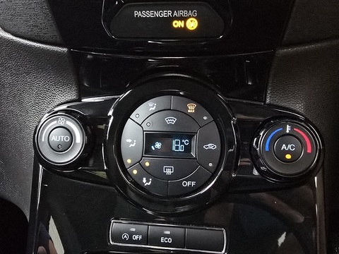 1.0T EcoBoost Titanium Hatchback 3dr Petrol Manual Euro 6 (s/s) (125 ps)