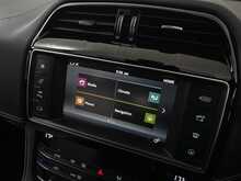 Jaguar F-PACE D180 R-Sport 