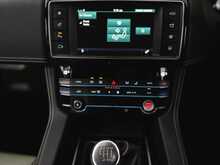 Jaguar F-PACE D180 R-Sport 