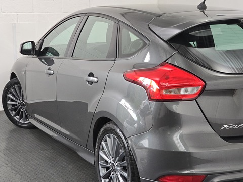 1.0T EcoBoost ST-Line Hatchback 5dr Petrol Manual Euro 6 (s/s) (140 ps)