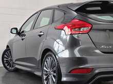 Ford Focus T EcoBoost ST-Line 