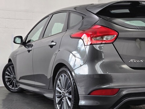 1.0T EcoBoost ST-Line Hatchback 5dr Petrol Manual Euro 6 (s/s) (140 ps)