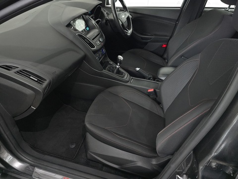 1.0T EcoBoost ST-Line Hatchback 5dr Petrol Manual Euro 6 (s/s) (140 ps)
