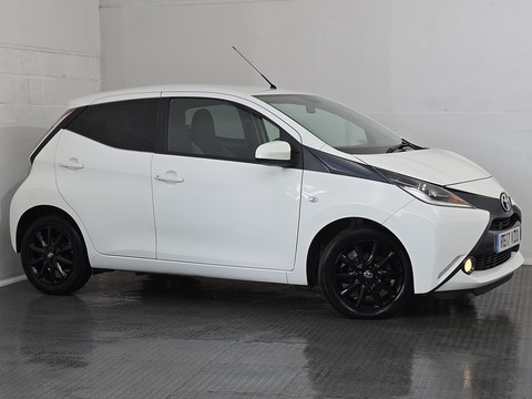 1.0 VVT-i x-style Hatchback 5dr Petrol x-shift Euro 6 (68 ps)