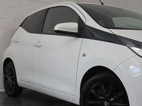 1.0 VVT-i x-style Hatchback 5dr Petrol x-shift Euro 6 (68 ps)