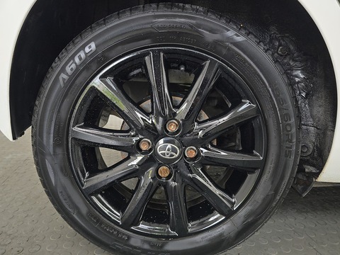 1.0 VVT-i x-style Hatchback 5dr Petrol x-shift Euro 6 (68 ps)