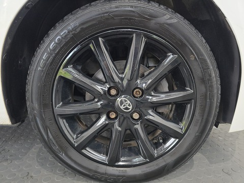 1.0 VVT-i x-style Hatchback 5dr Petrol x-shift Euro 6 (68 ps)