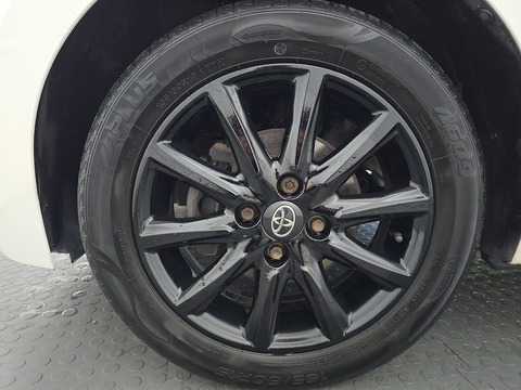 1.0 VVT-i x-style Hatchback 5dr Petrol x-shift Euro 6 (68 ps)