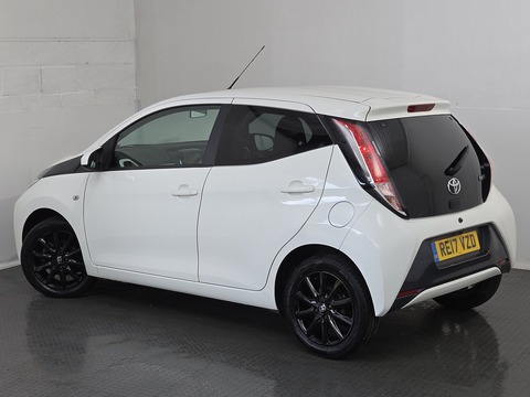 1.0 VVT-i x-style Hatchback 5dr Petrol x-shift Euro 6 (68 ps)