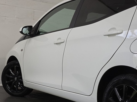 1.0 VVT-i x-style Hatchback 5dr Petrol x-shift Euro 6 (68 ps)