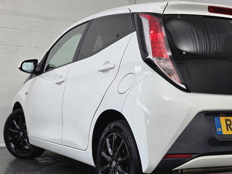 1.0 VVT-i x-style Hatchback 5dr Petrol x-shift Euro 6 (68 ps)