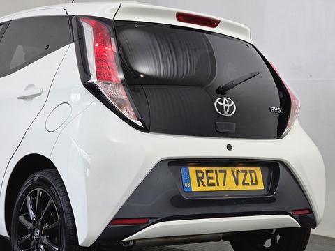 1.0 VVT-i x-style Hatchback 5dr Petrol x-shift Euro 6 (68 ps)