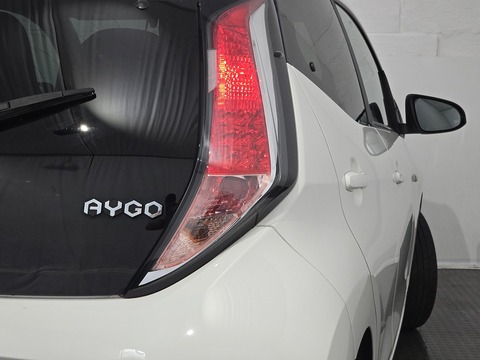 1.0 VVT-i x-style Hatchback 5dr Petrol x-shift Euro 6 (68 ps)