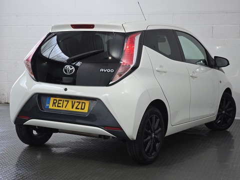 1.0 VVT-i x-style Hatchback 5dr Petrol x-shift Euro 6 (68 ps)