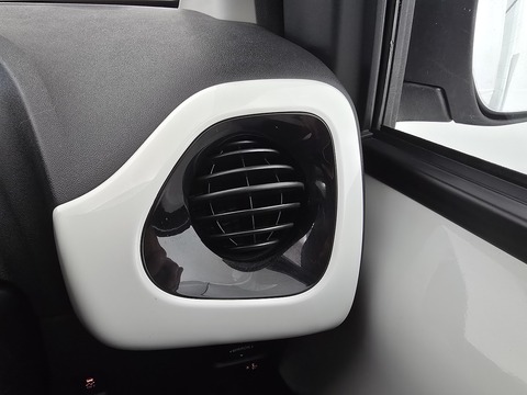 1.0 VVT-i x-style Hatchback 5dr Petrol x-shift Euro 6 (68 ps)