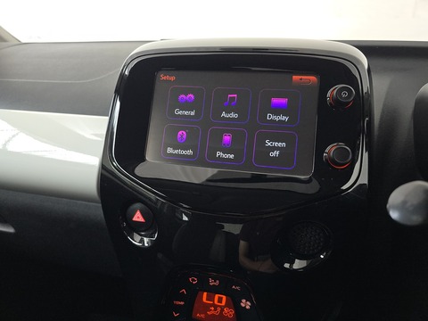 1.0 VVT-i x-style Hatchback 5dr Petrol x-shift Euro 6 (68 ps)