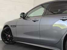 Jaguar XE d R-Sport 