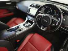 Jaguar XE d R-Sport 