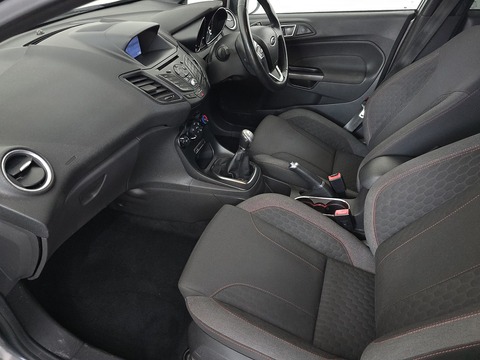 1.0T EcoBoost ST-Line Hatchback 5dr Petrol Manual Euro 6 (s/s) (140 ps)