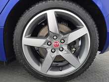 Jaguar XE d R-Sport 