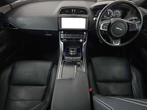 2.0d R-Sport Saloon 4dr Diesel Auto AWD Euro 6 (s/s) (180 ps)