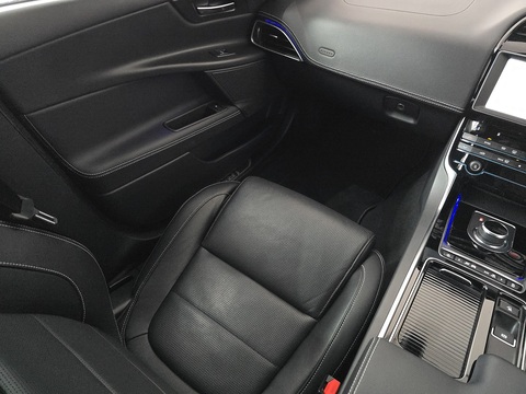 2.0d R-Sport Saloon 4dr Diesel Auto AWD Euro 6 (s/s) (180 ps)