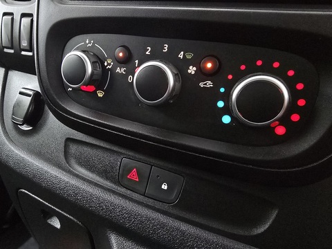 2.0 dCi ENERGY 28 Business+ Panel Van 5dr Diesel Manual SWB Standard Roof Euro 6 (s/s) (120 ps)