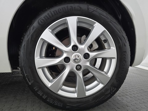 1.2 Turbo SE Edition Hatchback 5dr Petrol Manual Euro 6 (s/s) (100 ps)