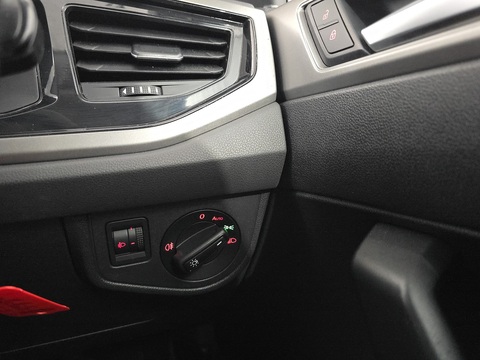 1.0 SE Hatchback 5dr Petrol Manual Euro 6 (s/s) (65 ps)