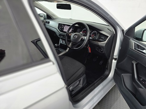 1.0 SE Hatchback 5dr Petrol Manual Euro 6 (s/s) (65 ps)