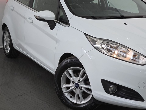 1.0T EcoBoost Zetec Hatchback 5dr Petrol Powershift Euro 5 (100 ps)