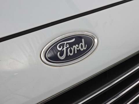 1.0T EcoBoost Zetec Hatchback 5dr Petrol Powershift Euro 5 (100 ps)