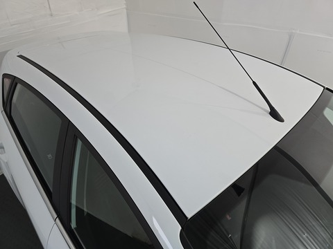 1.0T EcoBoost Zetec Hatchback 5dr Petrol Powershift Euro 5 (100 ps)