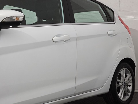 1.0T EcoBoost Zetec Hatchback 5dr Petrol Powershift Euro 5 (100 ps)