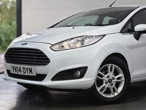 1.0T EcoBoost Zetec Hatchback 5dr Petrol Powershift Euro 5 (100 ps)
